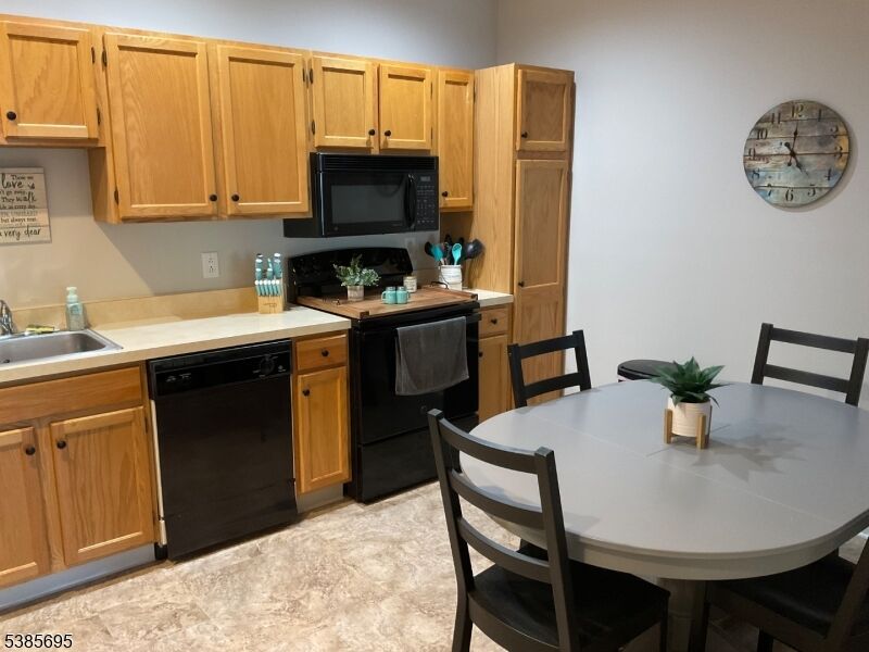 Property Photo: 5318 Richmond Rd 318 NJ 07480