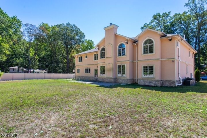 Property Photo:  1 Sipporta Ln  NJ 07652 