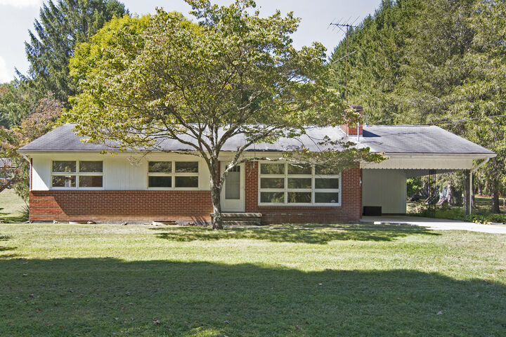 Property Photo:  155 Dickson Rd  WV 24925 