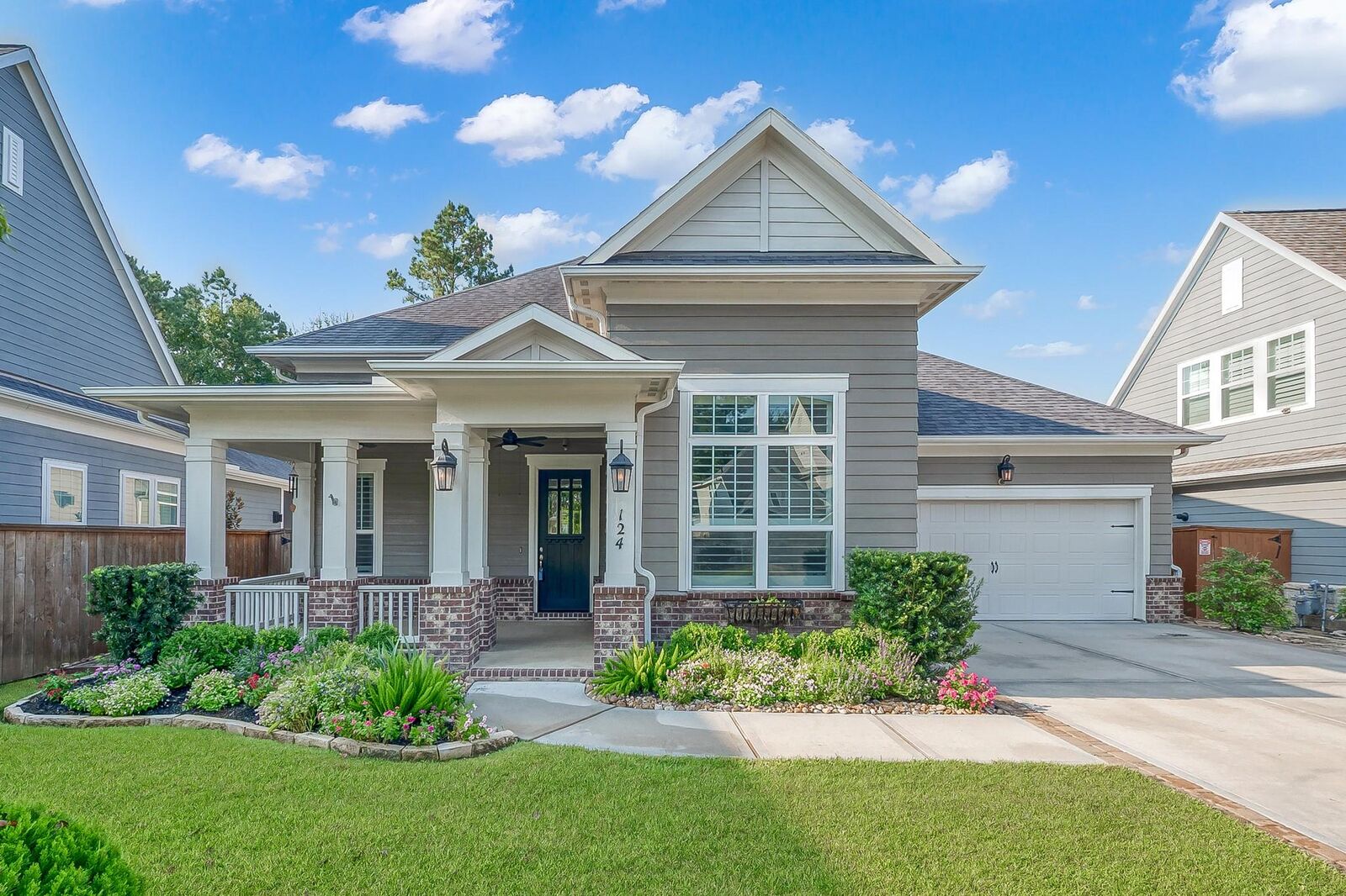 Property Photo:  124 Mallard Creek Court  TX 77316 