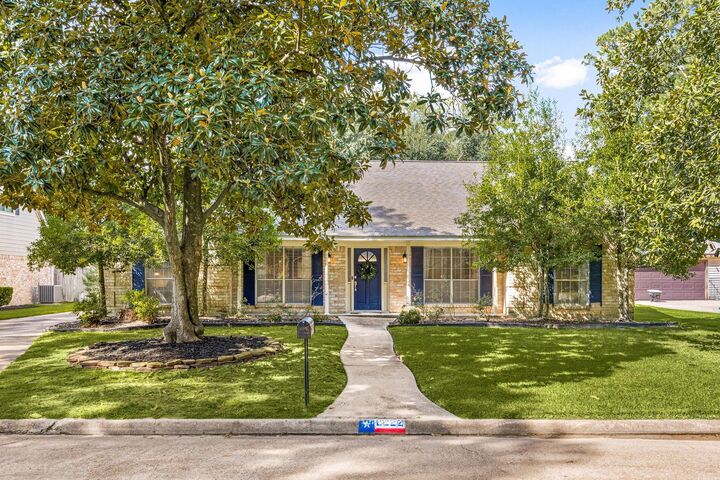 Property Photo:  8222 Middlebury Lane  TX 77070 