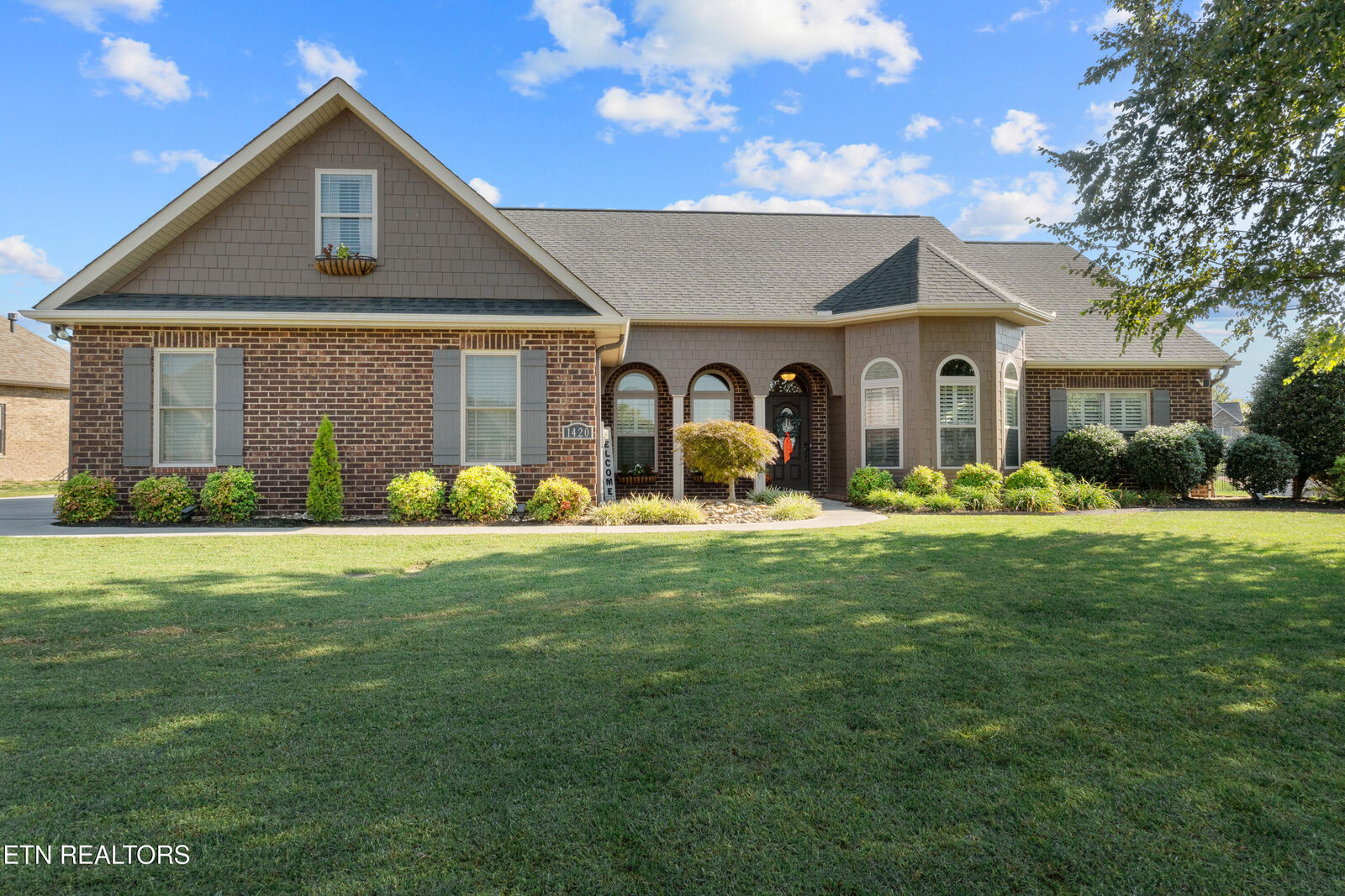 Property Photo:  1420 St Thomas Way  TN 37701
