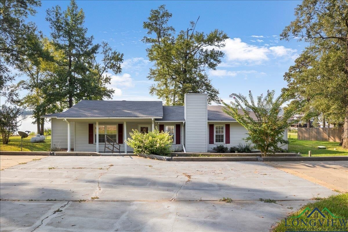 Property Photo: 613 Cr 1572 TX 75633