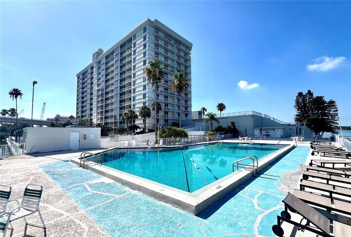 Property Photo:  100 Pierce Street 1001  FL 33756 