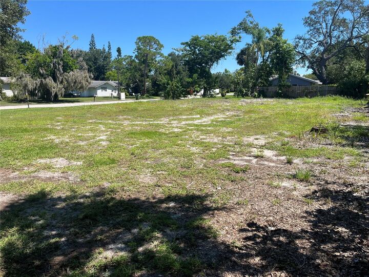 Property Photo: 2414 Pelican Drive FL 34237
