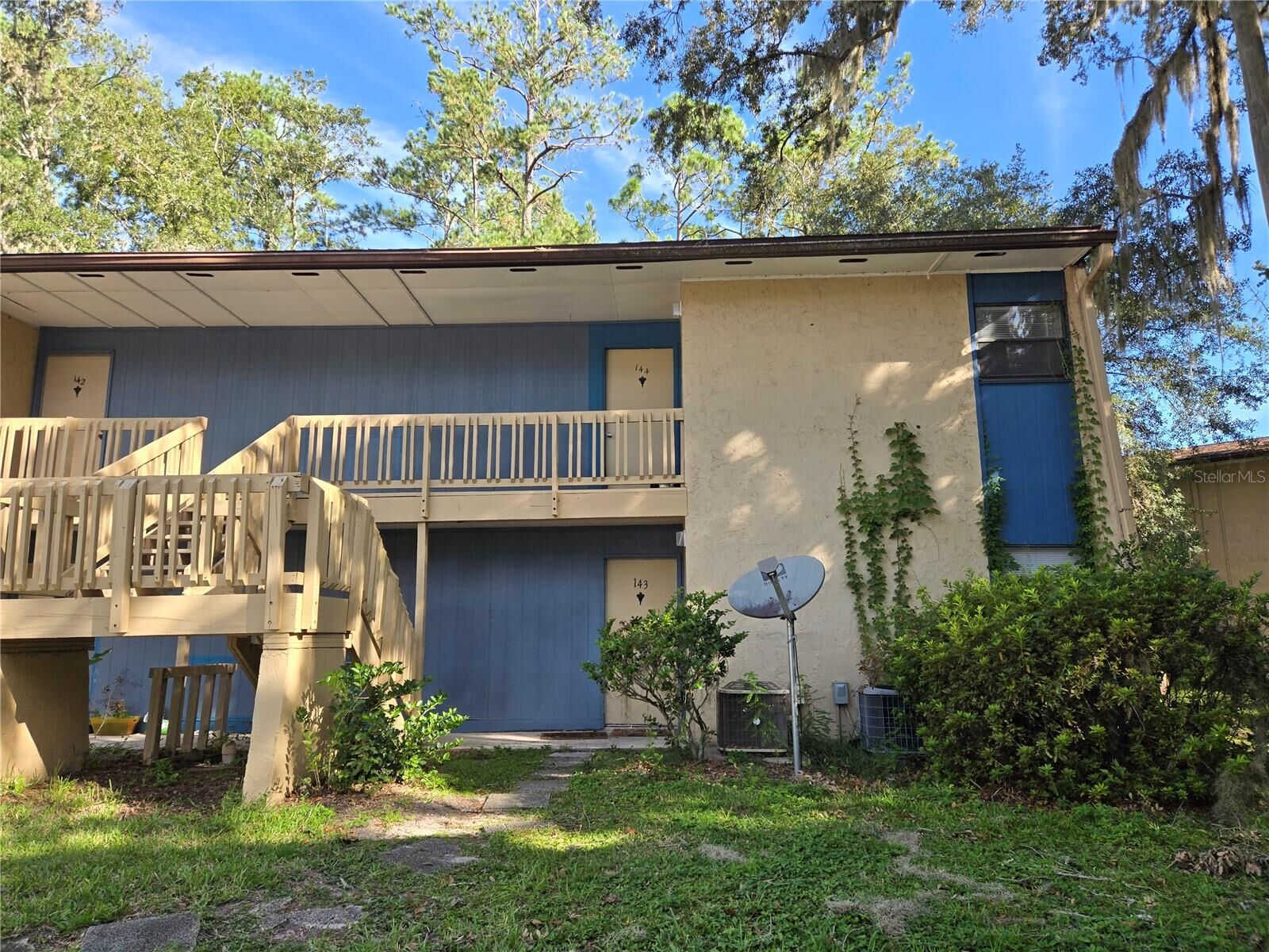 Property Photo:  2811 SW Archer Road R143  FL 32608 