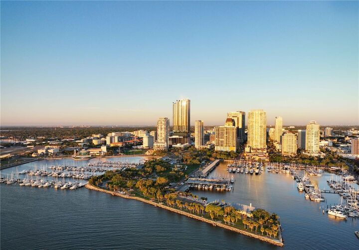 Property Photo: 150 2nd Avenue S 3404 FL 33701