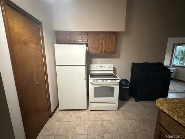 Property Photo:  1795 Oakwood Road  MI 48462 8536 