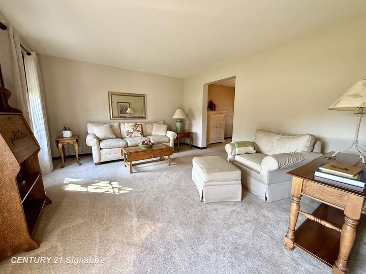 Property Photo:  531 E Pilgrim Drive  MI 48638 