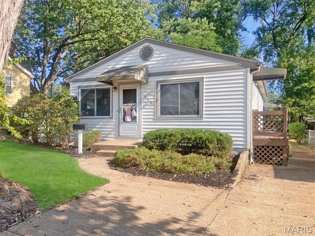 Property Photo:  640 Clover Lane  MO 63126 
