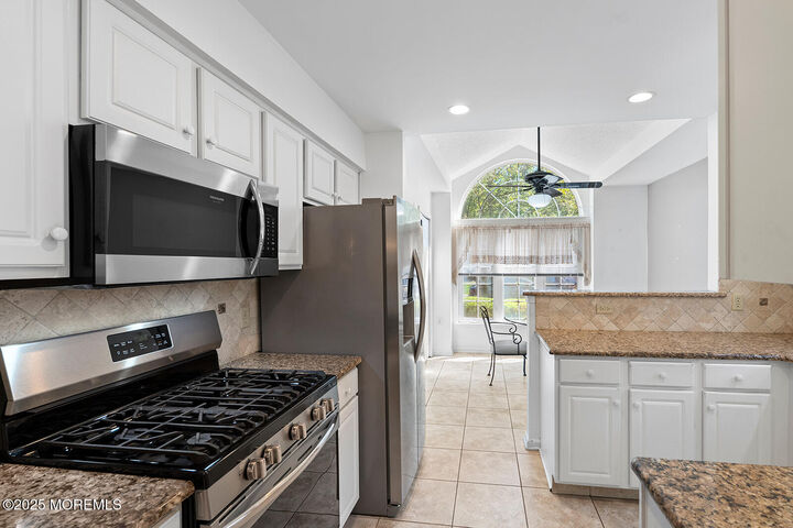 Property Photo:  2 Arthur Court  NJ 08527 