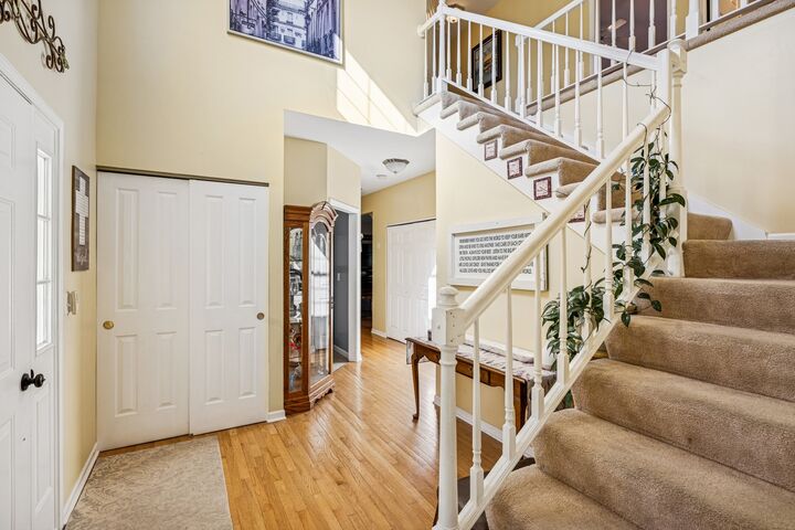 Property Photo:  1804 Redwood Lane  IL 60051 