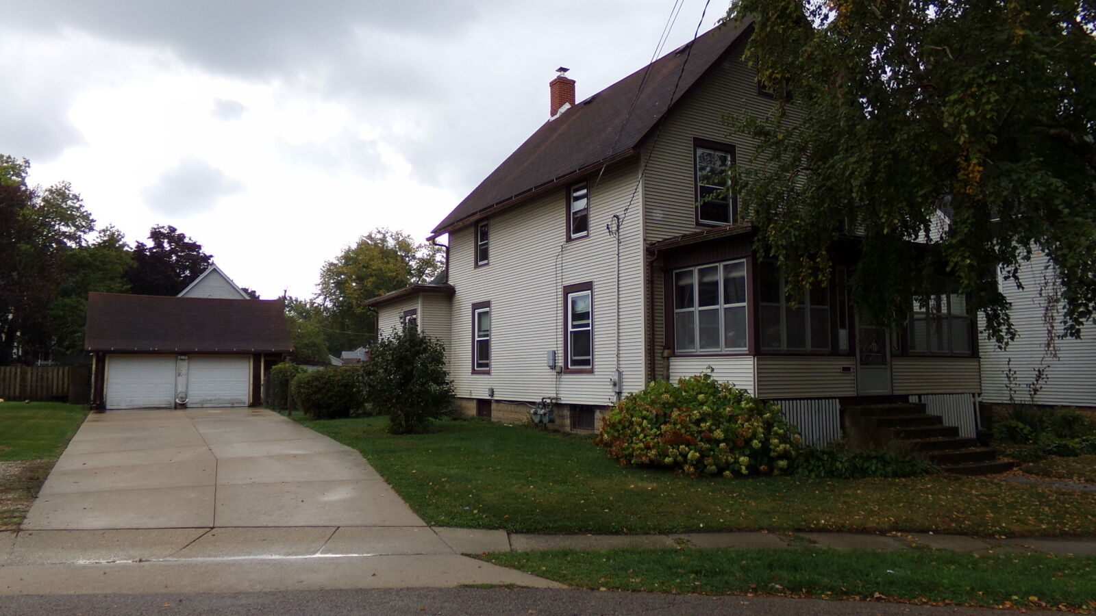 Property Photo: 611 Buchanan Street IL 61008