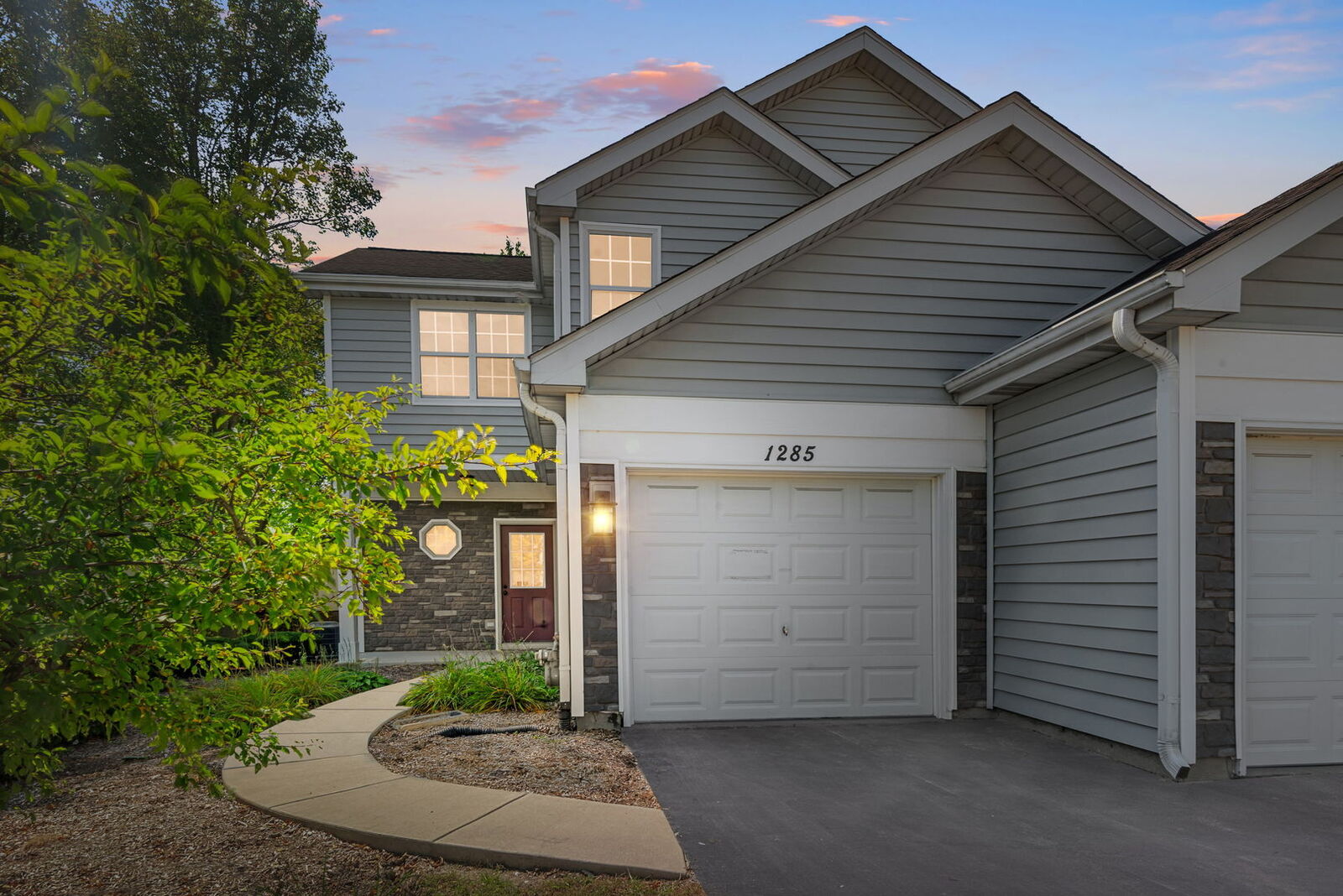 Property Photo: 1285 Cranbrook Drive IL 60193