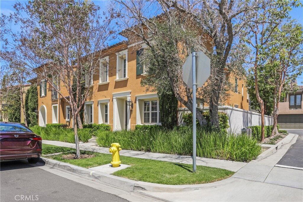 Property Photo:  89 Chantilly  CA 92620 