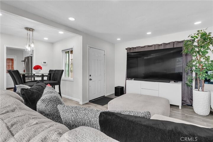Property Photo:  2030 N Salinas  CA 90059 