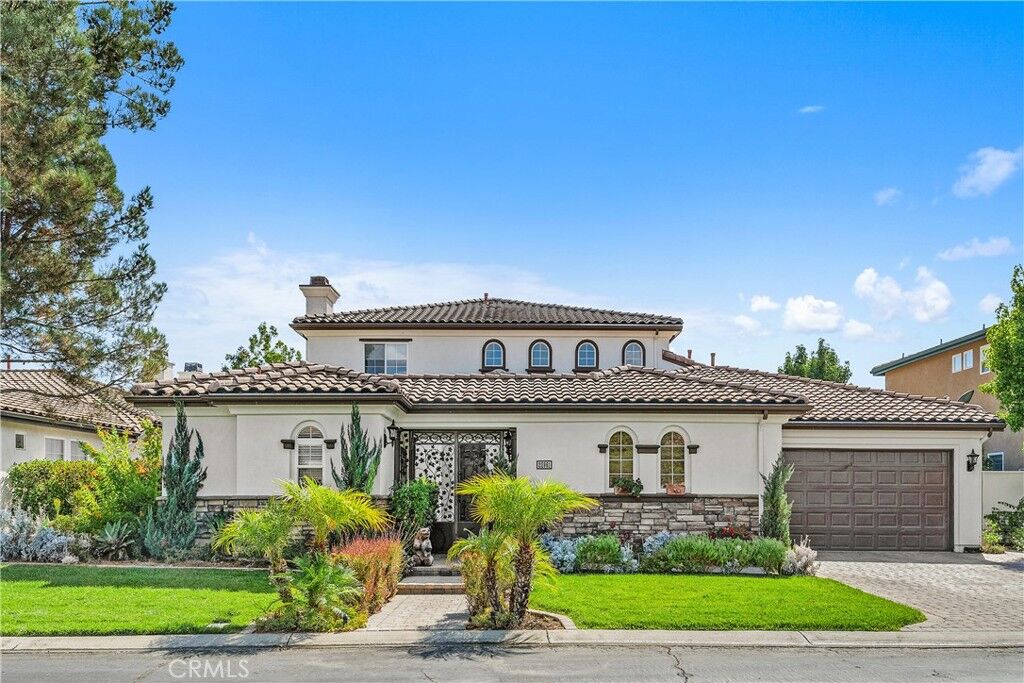 Property Photo: 22961 Banbury Ct CA 92562