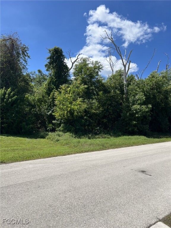Property Photo:  5567 Judith Road  FL 33922 