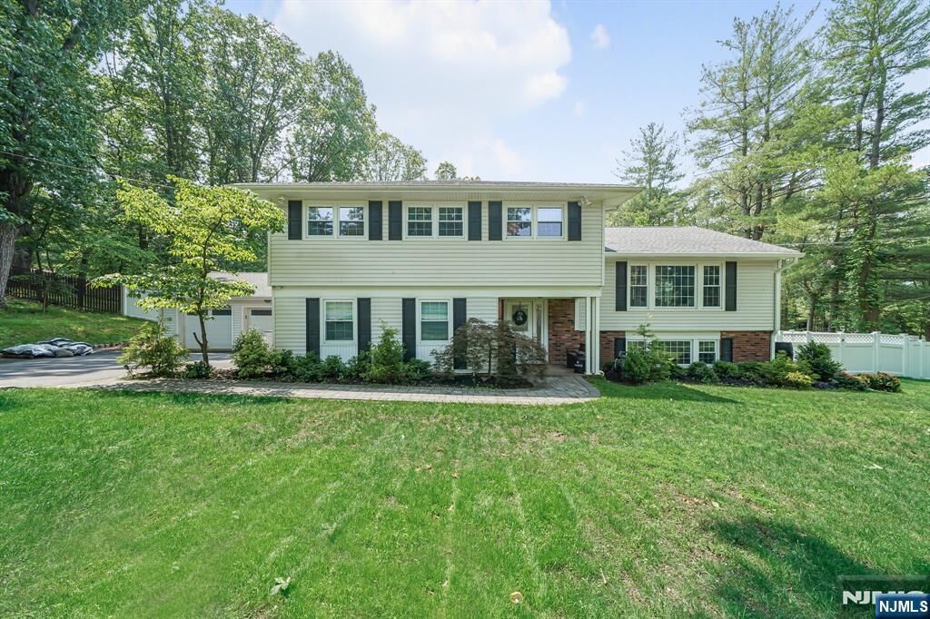 Property Photo:  16 Westminister Drive  NJ 07045 
