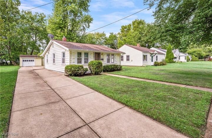 Property Photo:  28 Ledgewood Drive  OH 44146 