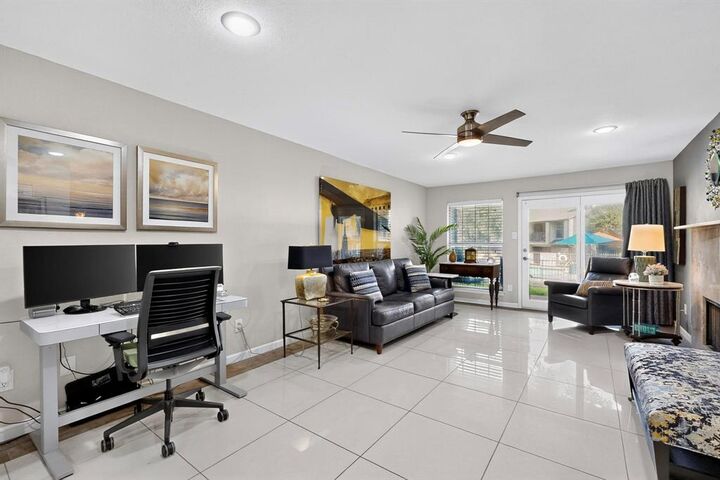 Property Photo:  2535 Wedglea Drive 114  TX 75211 