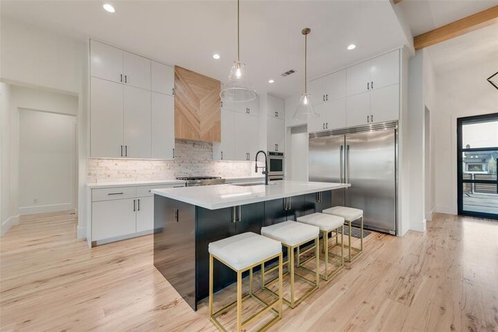 Property Photo: 820 Boyett Lane TX 75087