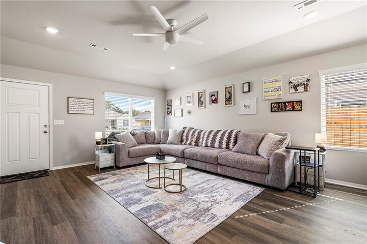 Property Photo:  3000 Wolf Creek Street  AR 72764 