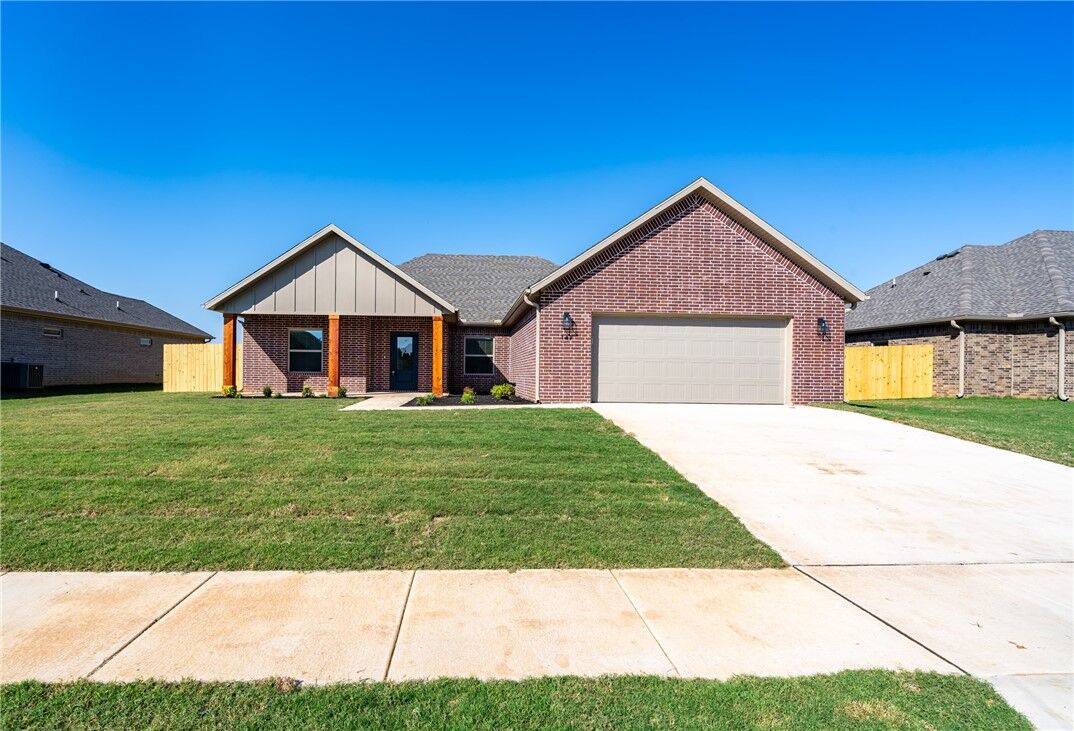 Property Photo: 147 N Banner Avenue AR 72730