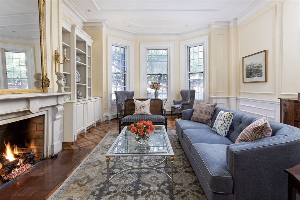Property Photo:  176 Marlborough St 1  MA 02116 