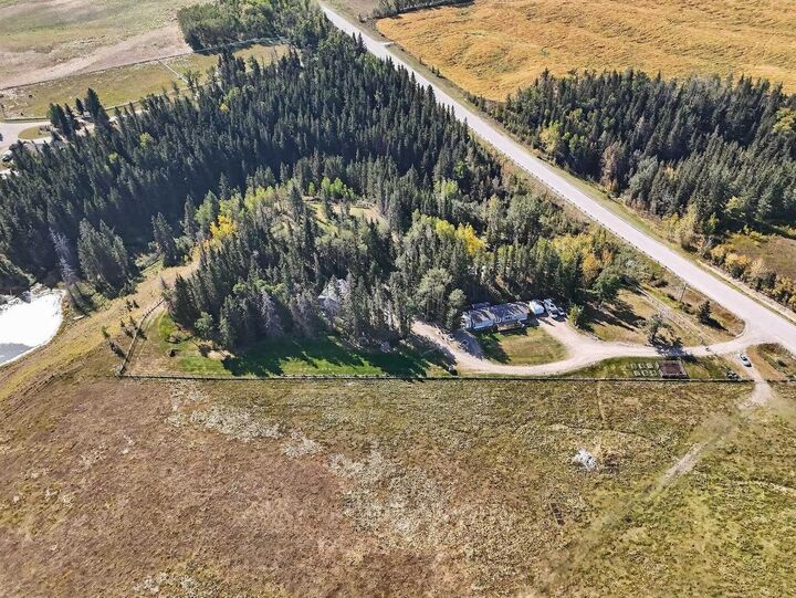 Property Photo: 33259 Range Road 34 AB T4H 4C1