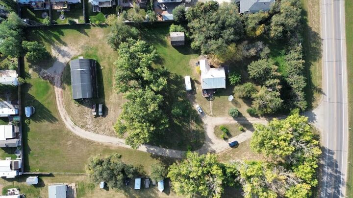 Property Photo: 5801 Lakeshore Drive AB T4S 1T9