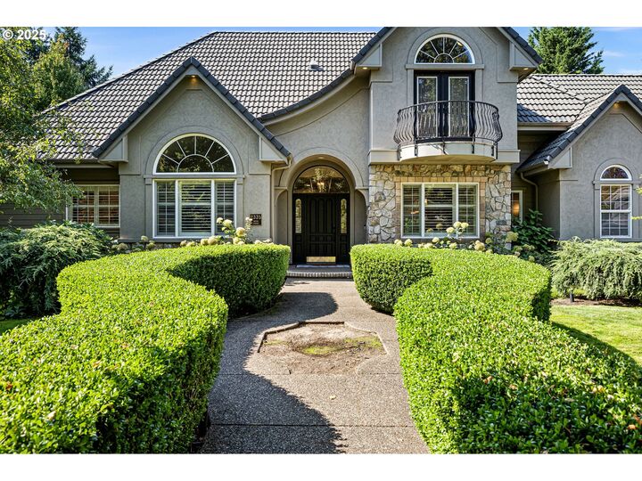 Property Photo:  2335 Devon Ave  OR 97408 