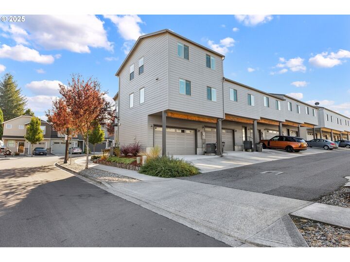 Property Photo:  193 N 44th Pl  WA 98642 