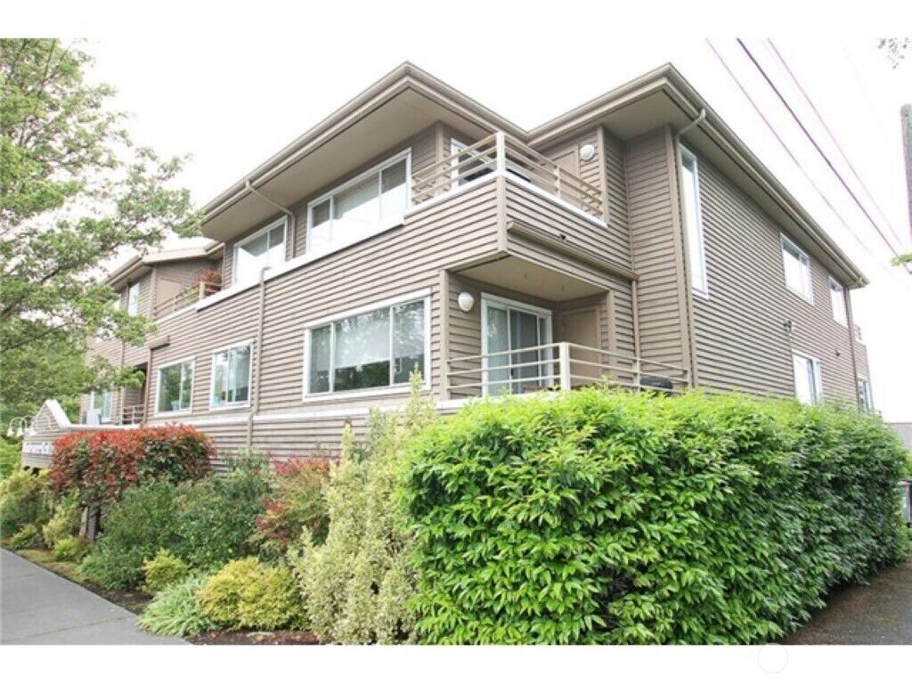 Property Photo:  214 W McGraw Street 205  WA 98119 