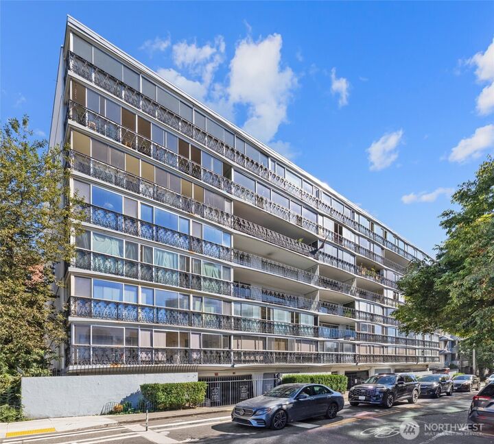 1740  Melrose Avenue 203  Seattle WA 98122 photo