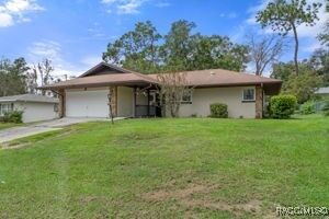 Property Photo: 811 S Apopka Avenue FL 34452
