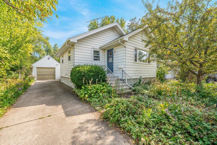 1322 Powers Street  Oshkosh WI 54901 photo