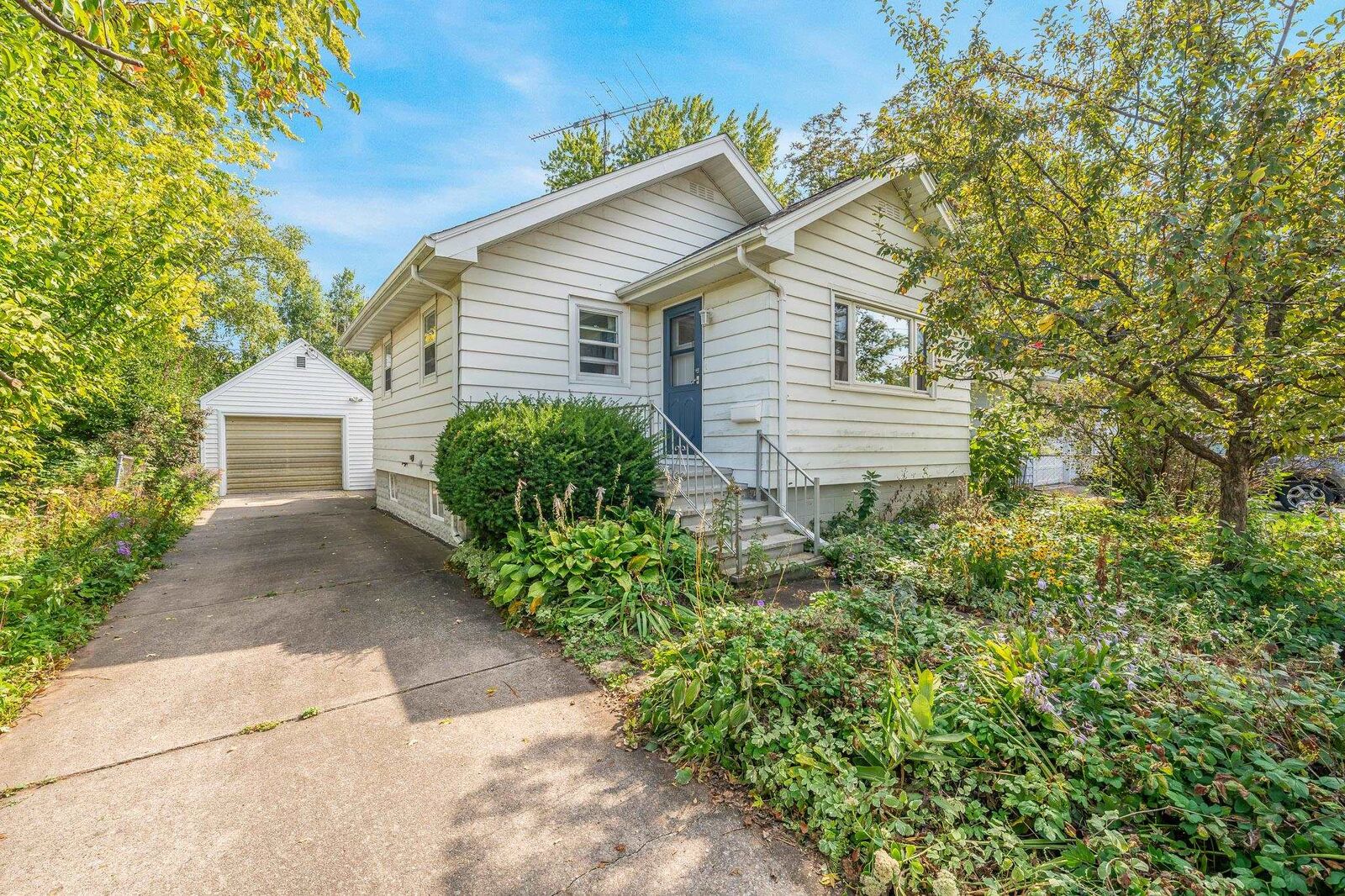 Property Photo: 1322 Powers Street WI 54901