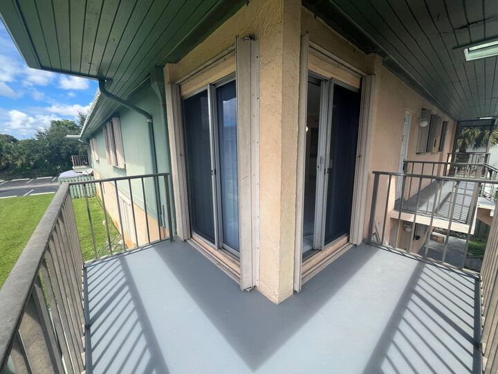 Property Photo: 1856 S Fairview Villas Drive 3 FL 33406