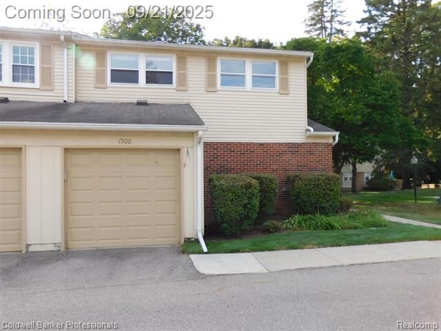 Property Photo:  1500 Brentwood Drive  MI 48098 