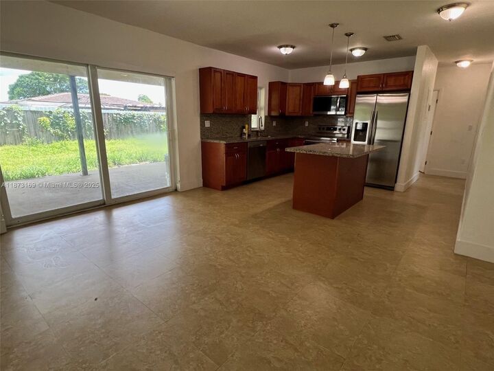 14721 Pierce St  Miami FL 33176 photo