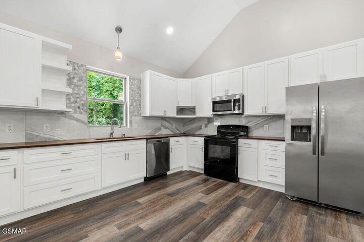 Property Photo:  2222 Bales Road  TN 37914 