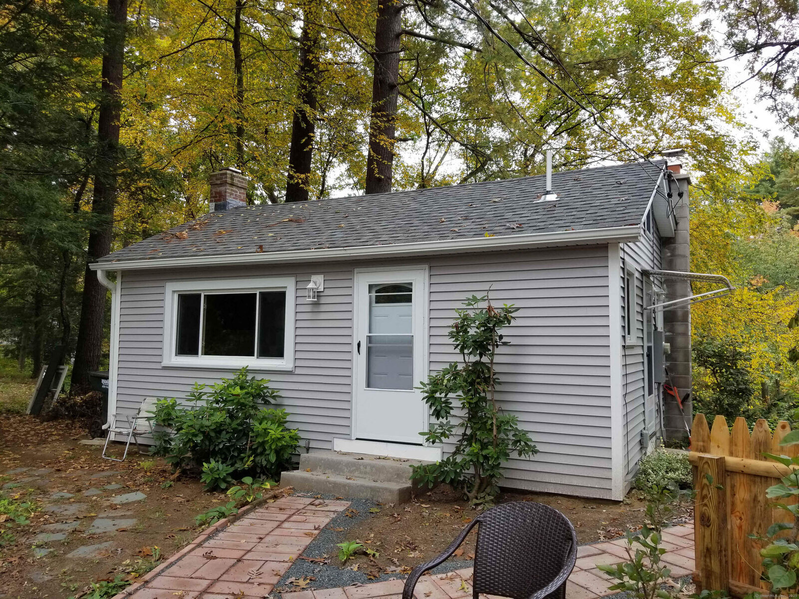 Property Photo:  414 Salmon Brook Street  CT 06035 