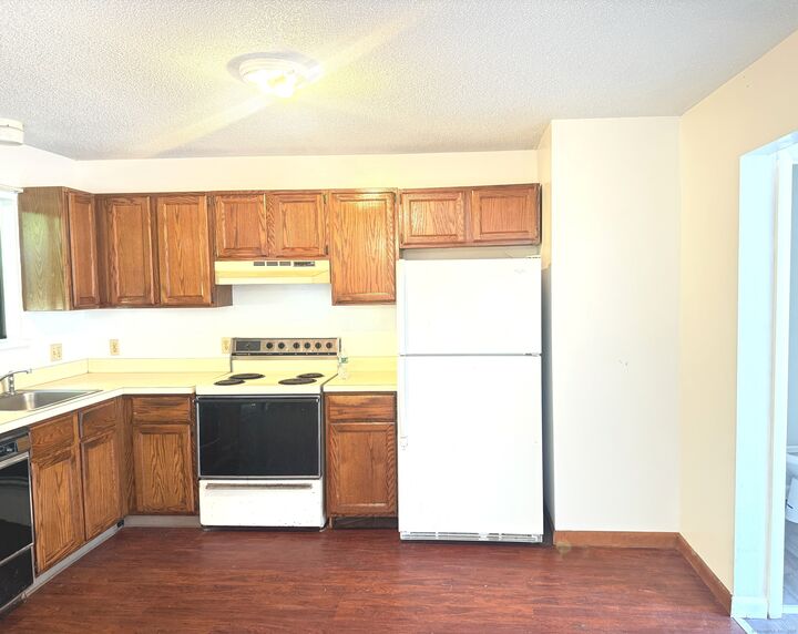 Property Photo: 9 Jewett Street 11 CT 06401
