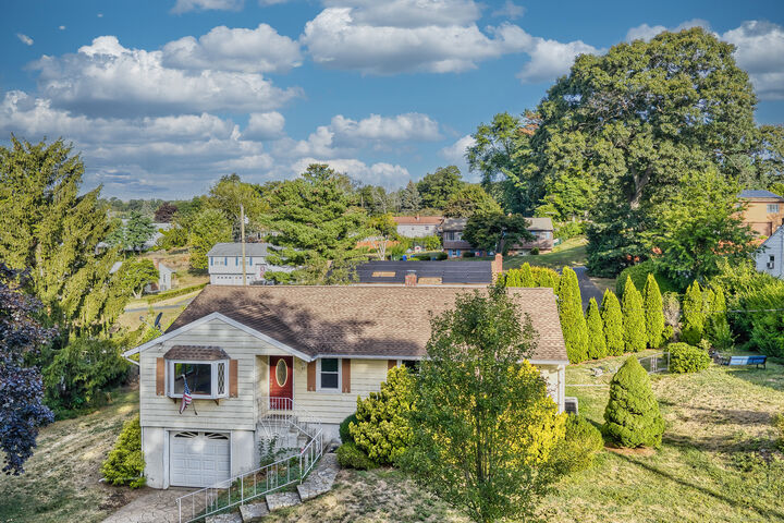 Property Photo:  47 Victory Street  CT 06484 
