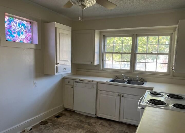Property Photo:  538 Alamo Street  SC 29303 