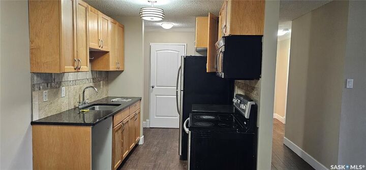 Property Photo: 929 Northumberland Avenue 104 SK S7L 3W8