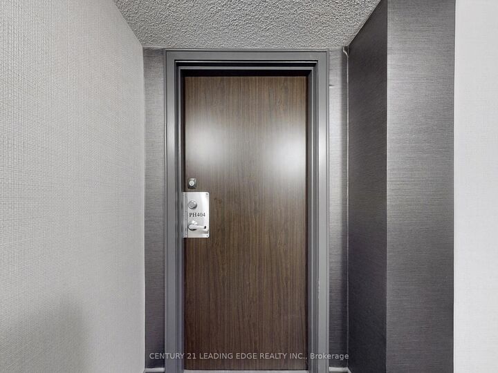 Property Photo:  5785 Yonge Street Ph404  ON M2M 4J2 