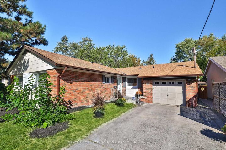 Property Photo:  26 Elvaston Drive  ON M4A 1M9 