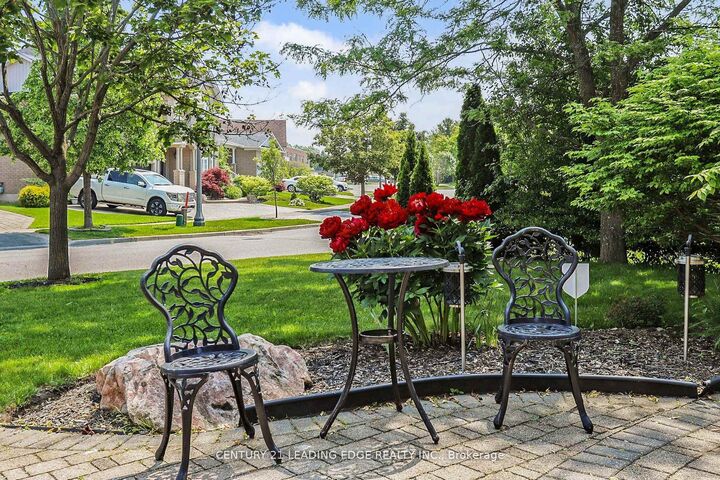 Photo de la propriété:  10 Roberson Drive  ON L1T 4K1 